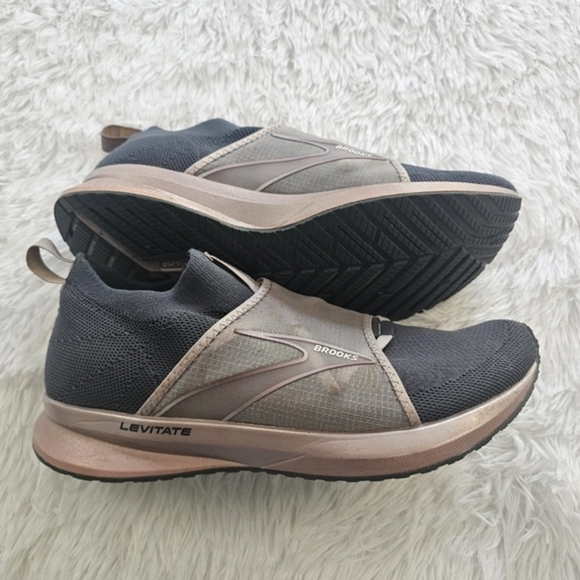 Brooks levitate 4 running shoe rose gold/ gray size 10 5 - Picture 3 of 12